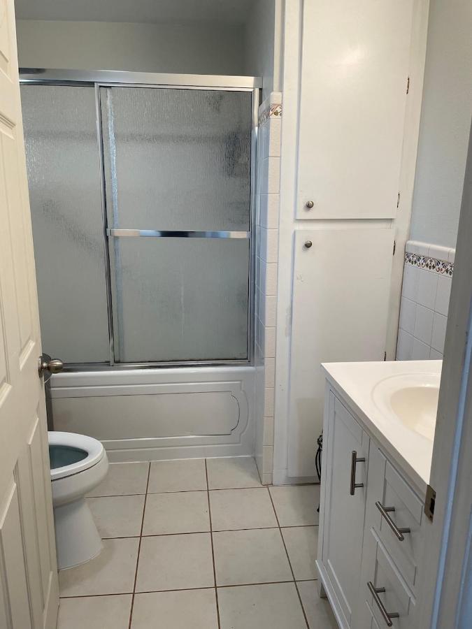 Private Room In Los Angeles With Wifi, Tv, And View Of Hollywood Sign & Shared Kitchen Dış mekan fotoğraf